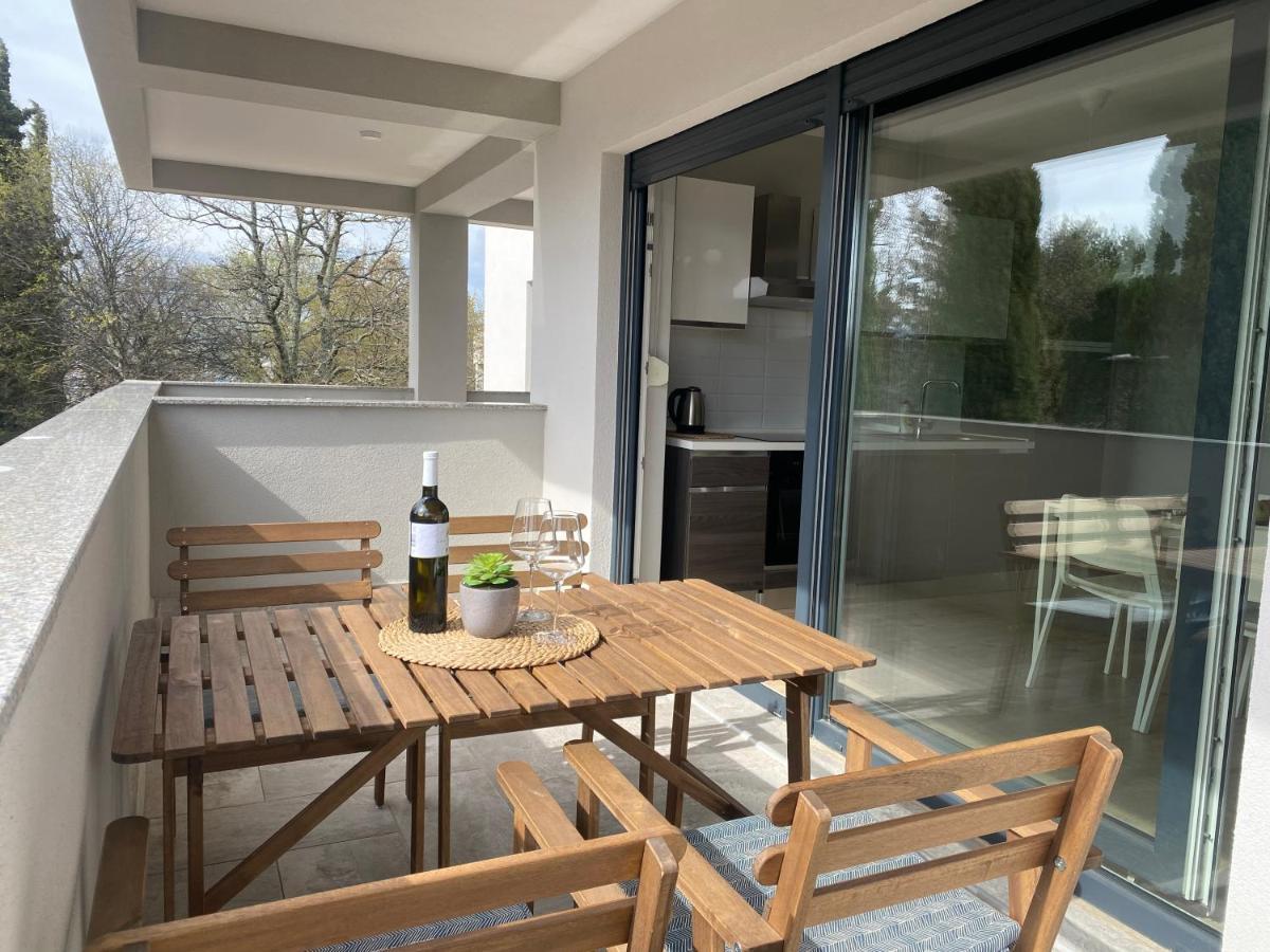 M Plus Residence Pinezići 外观 照片