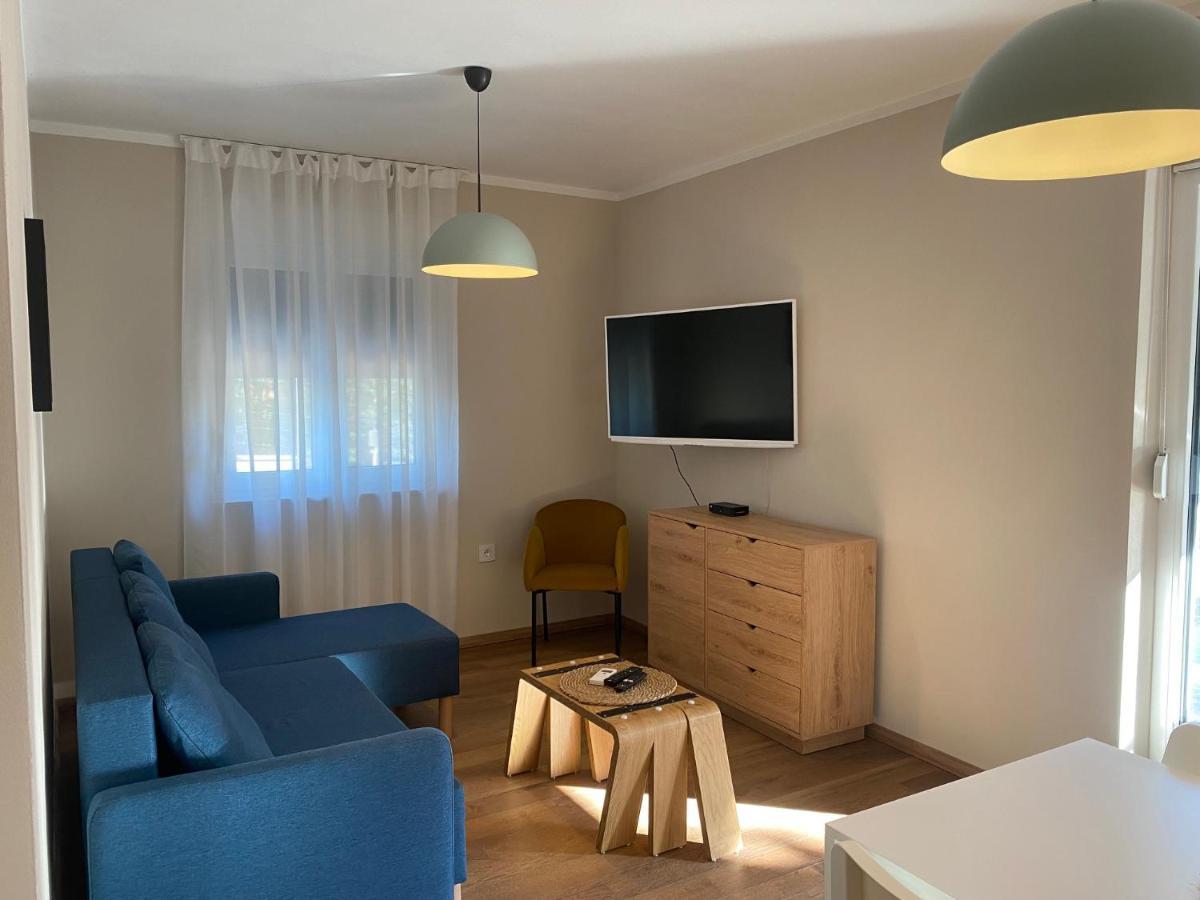 M Plus Residence Pinezići 外观 照片