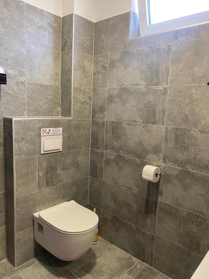 M Plus Residence Pinezići 外观 照片