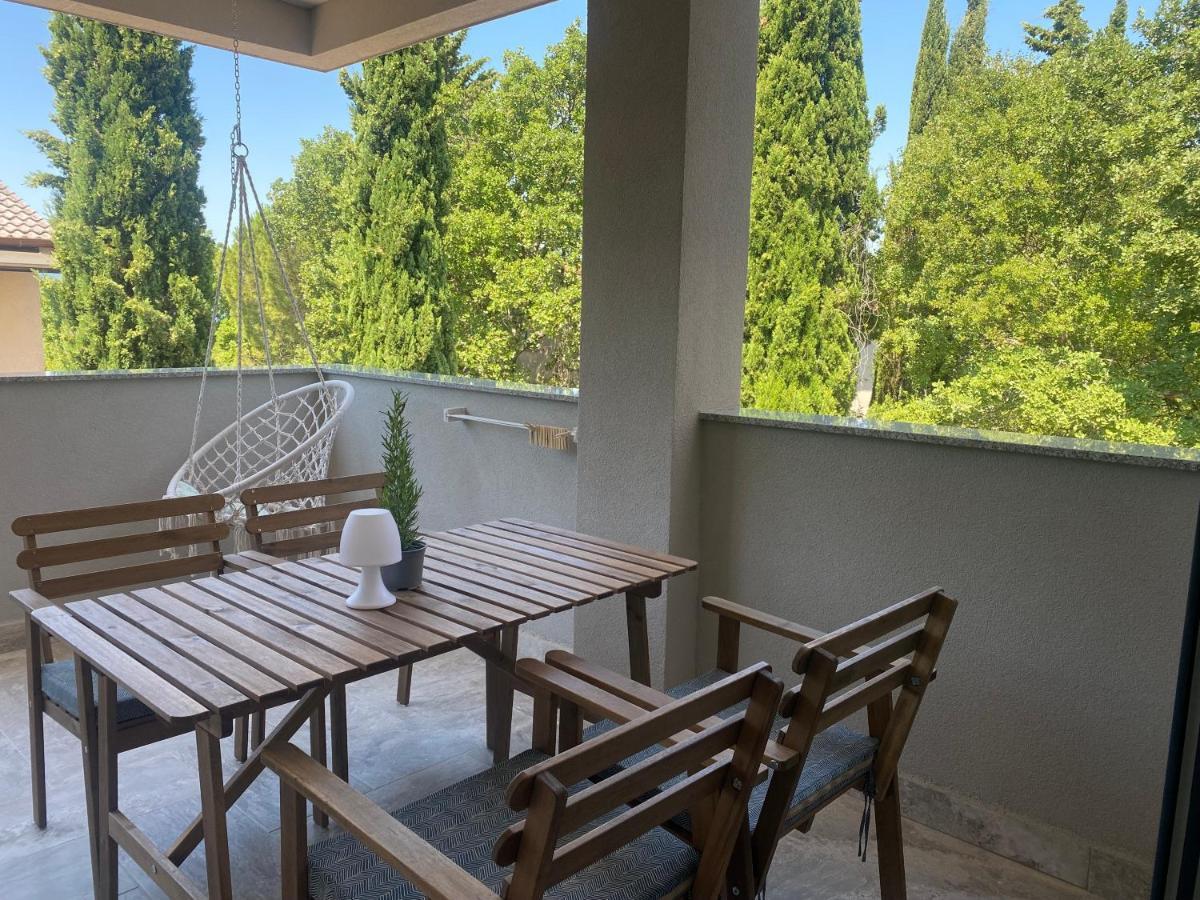 M Plus Residence Pinezići 外观 照片