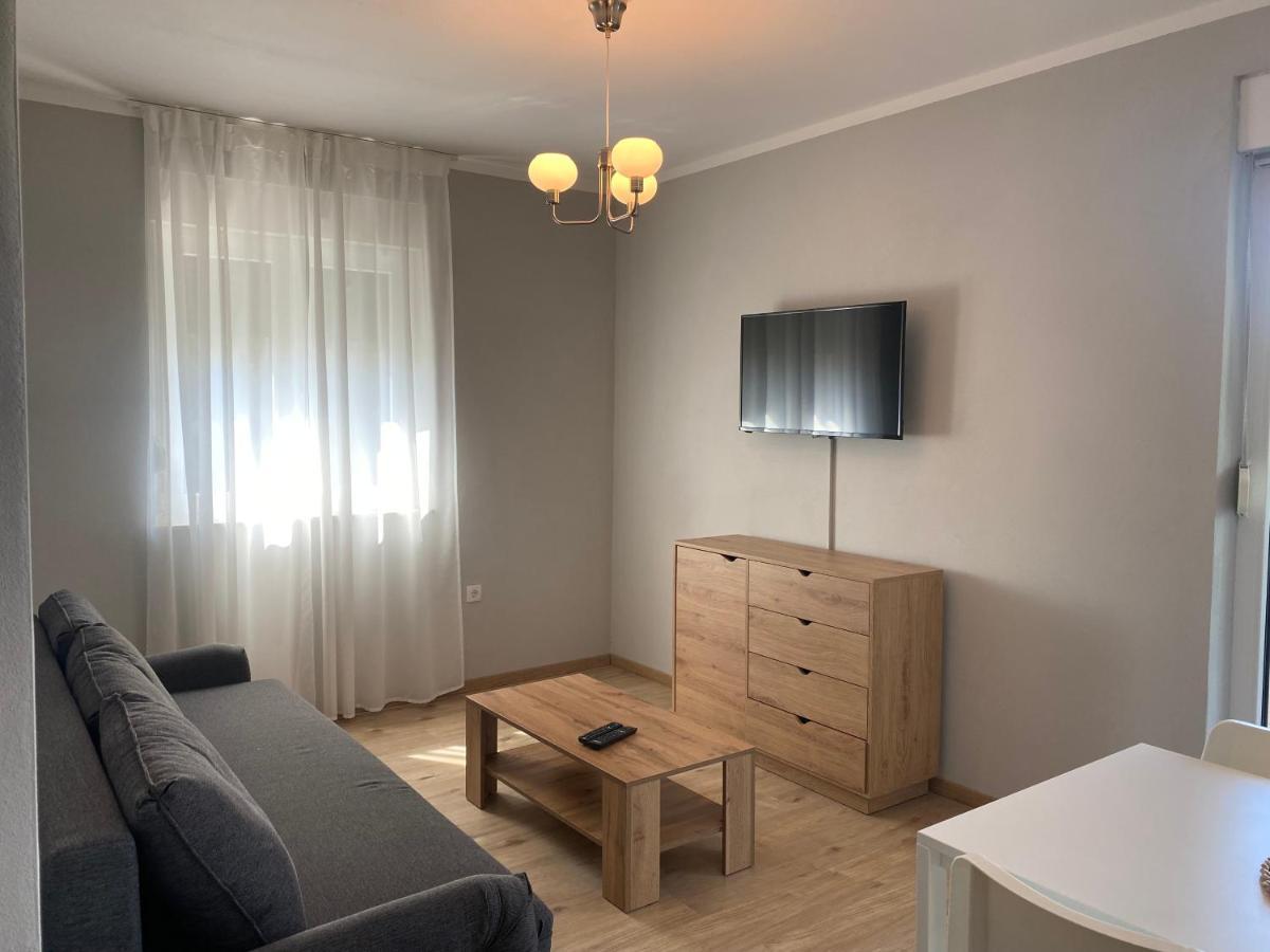 M Plus Residence Pinezići 外观 照片