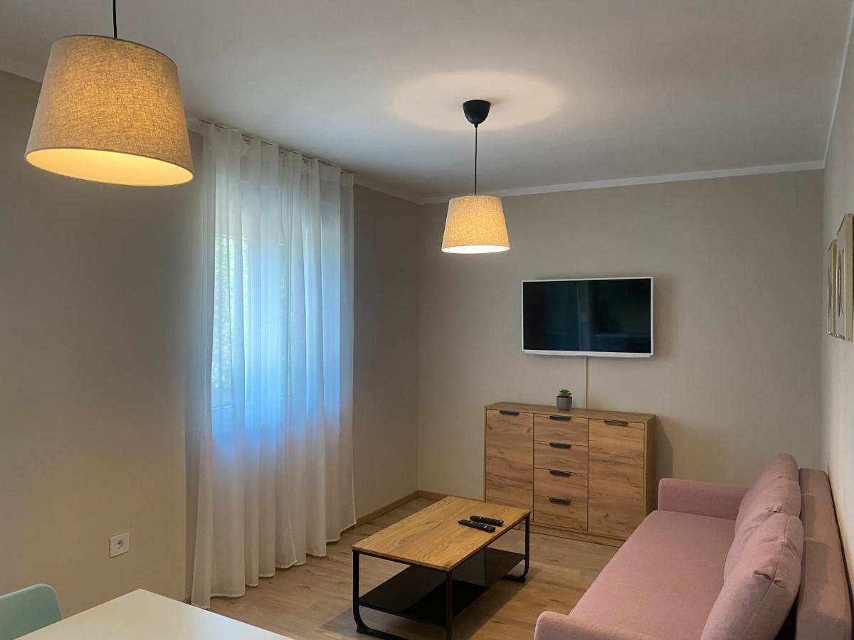 M Plus Residence Pinezići 外观 照片