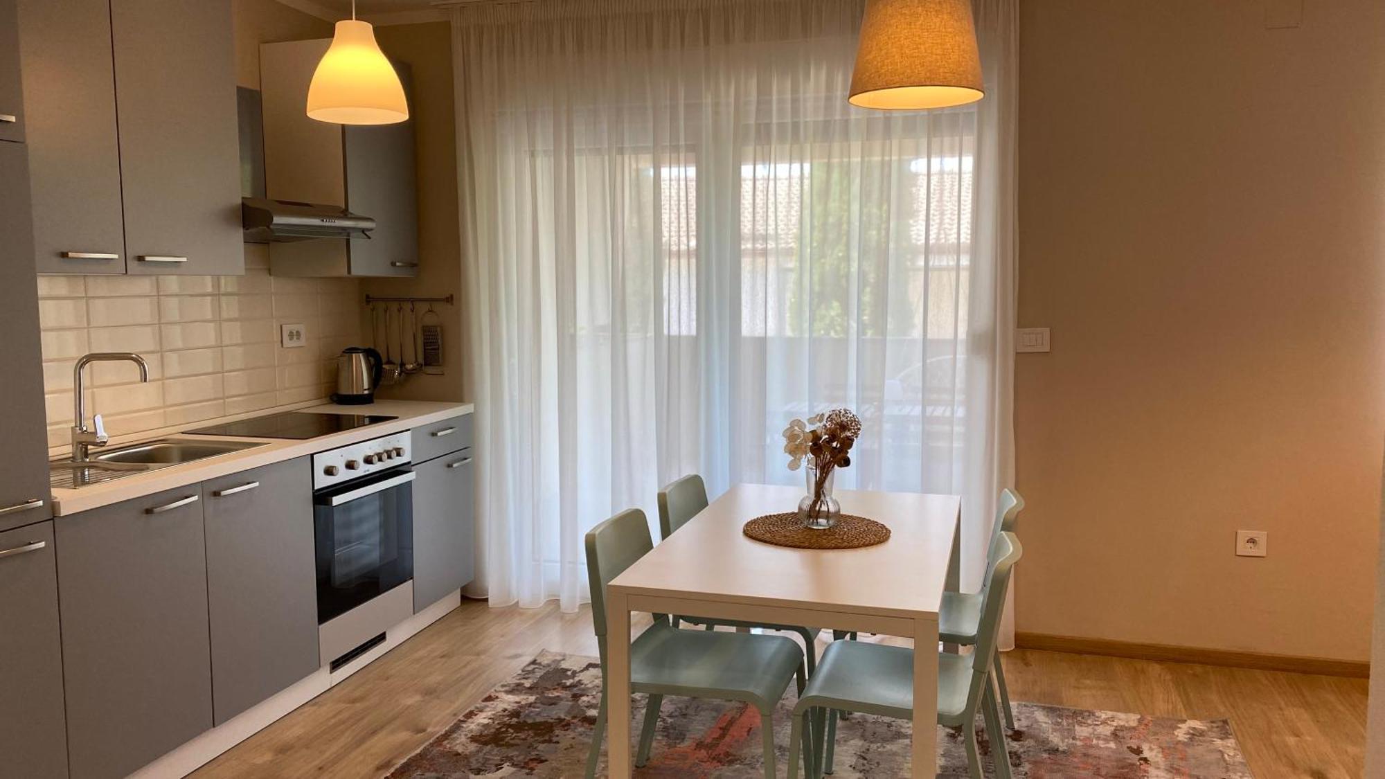 M Plus Residence Pinezići 外观 照片